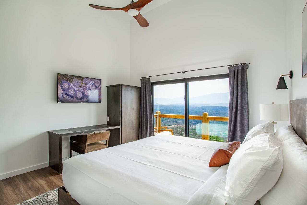 3 Pines Lodges Luxury Mountain View Hot Tub Sevierville Ngoại thất bức ảnh